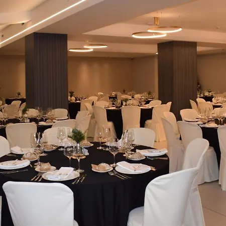 Hotel Candor 3*