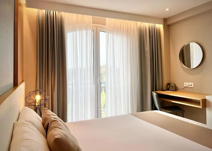 Candor Hotel 3*